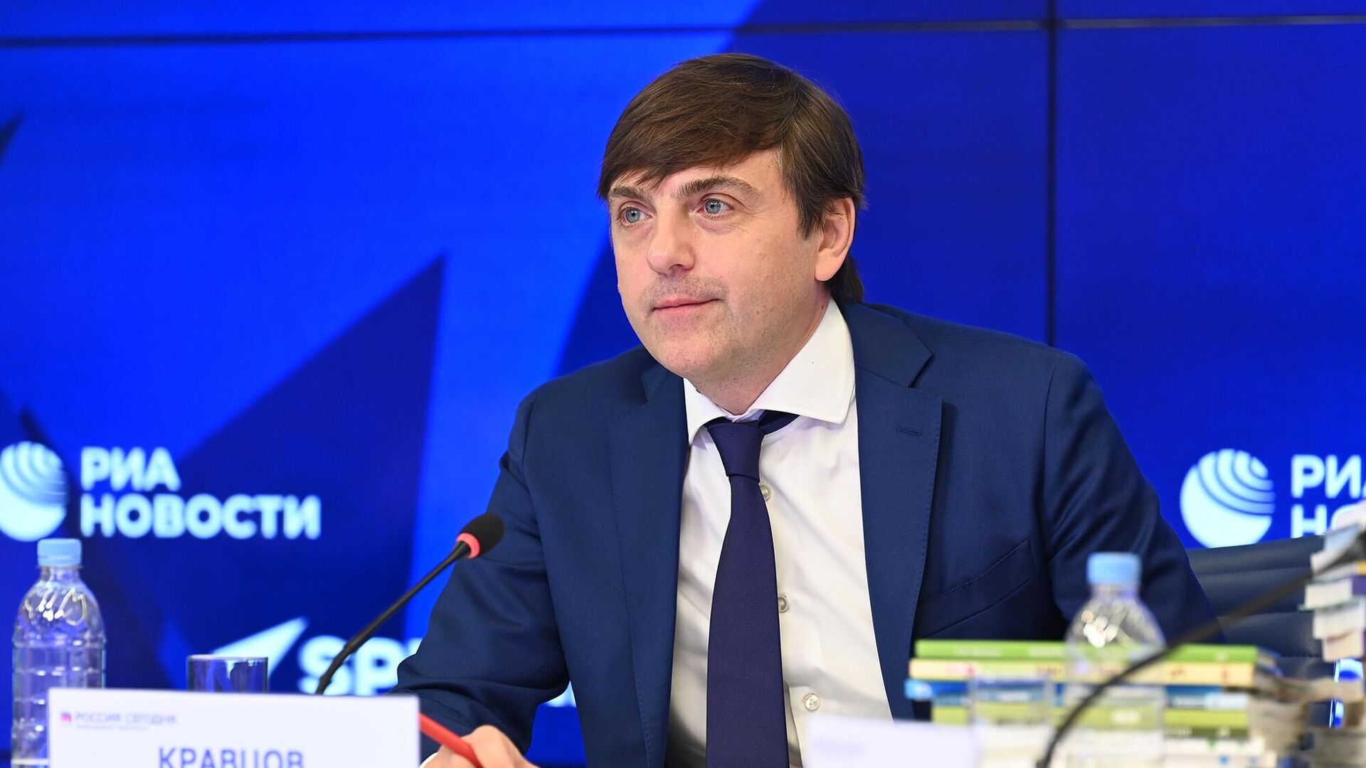 Брифинг Министра просвещения РФ Сергея Кравцова по итогам 2024/25 учебного года.